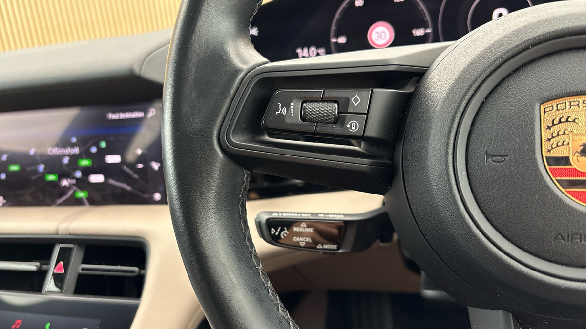 Porsche Taycan Image 13