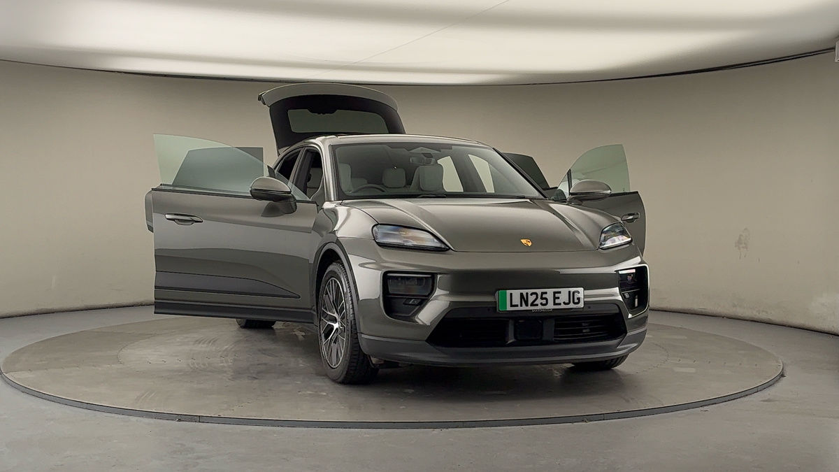 More views of Porsche Macan