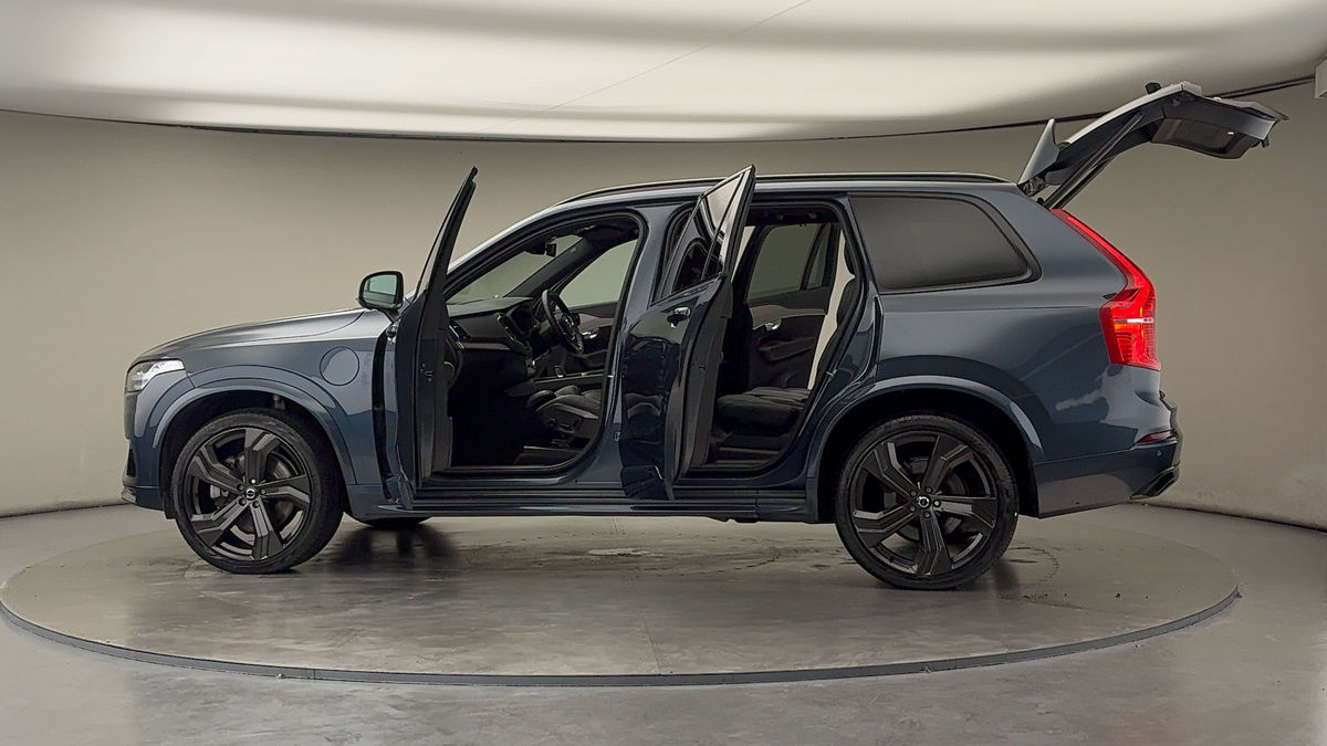 More views of Volvo XC90