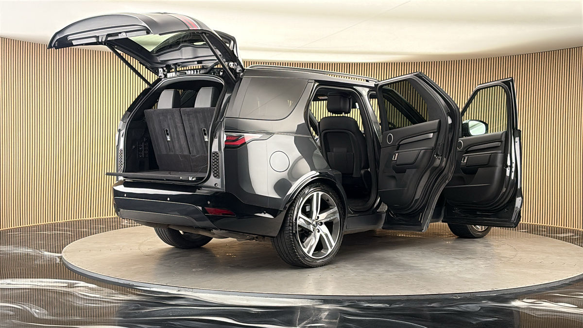 More views of Land Rover Discovery