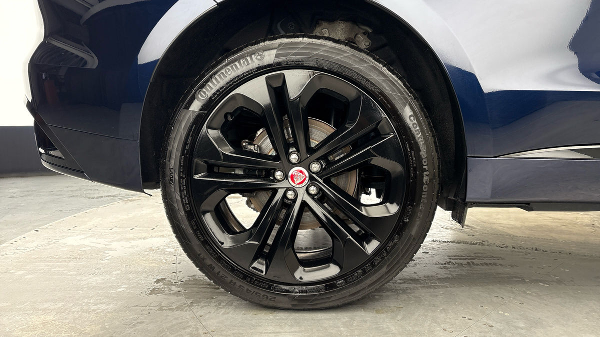 Jaguar F-PACE Image 10