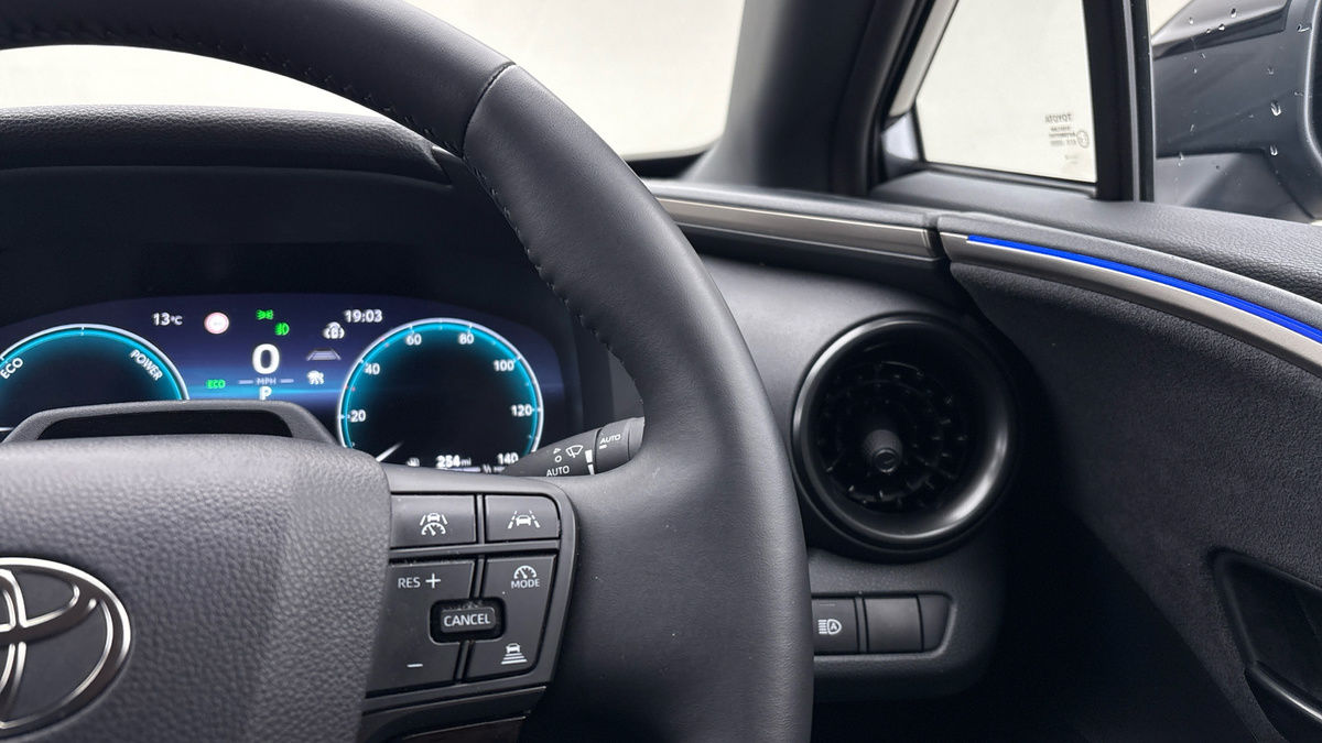 Toyota C-HR Image 14