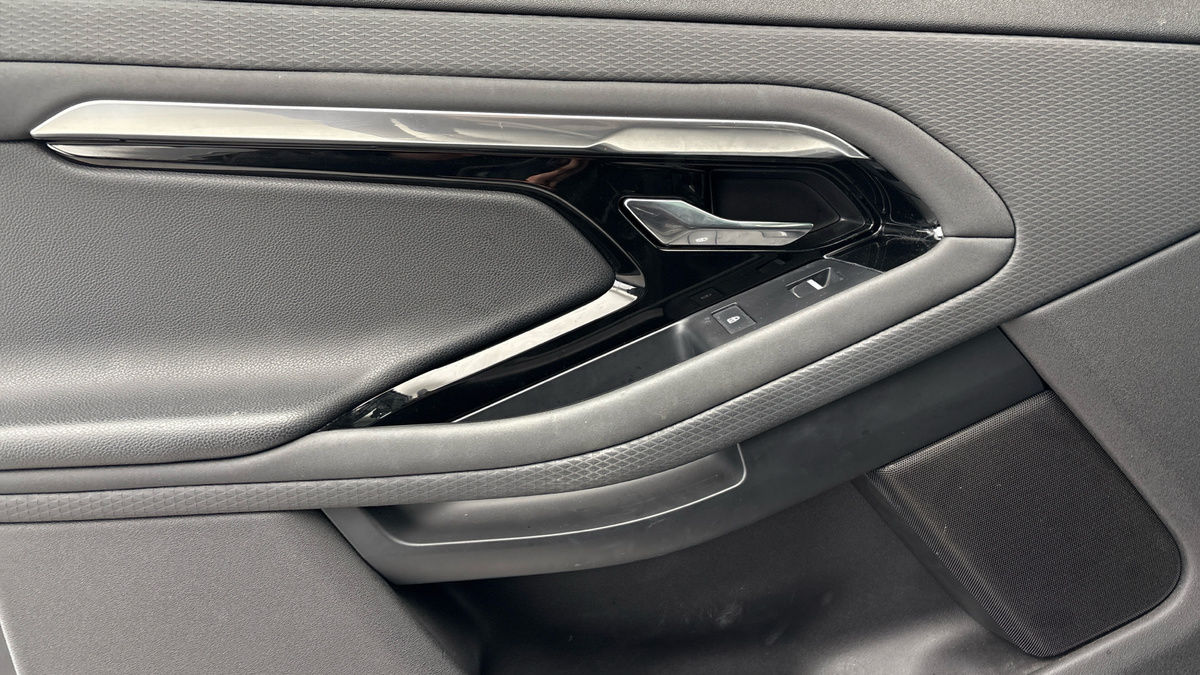 Land Rover Range Rover Evoque Image 37