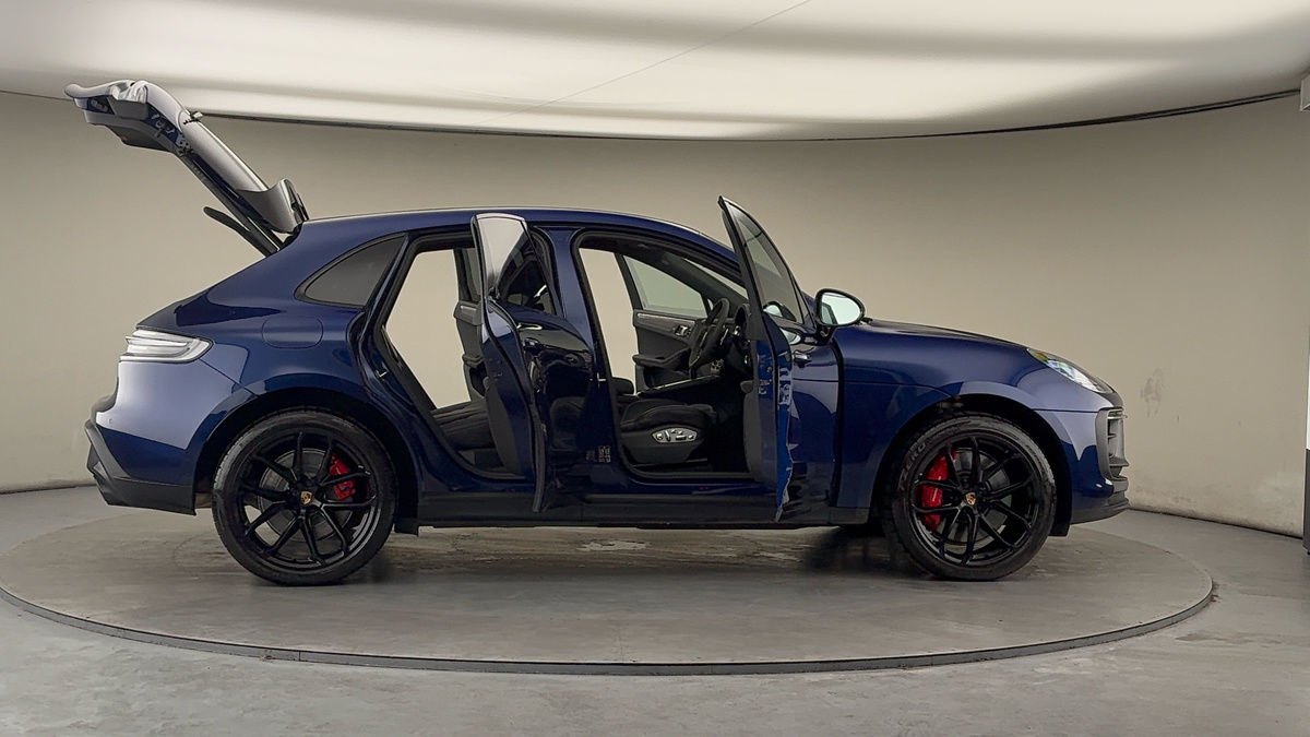 More views of Porsche Macan