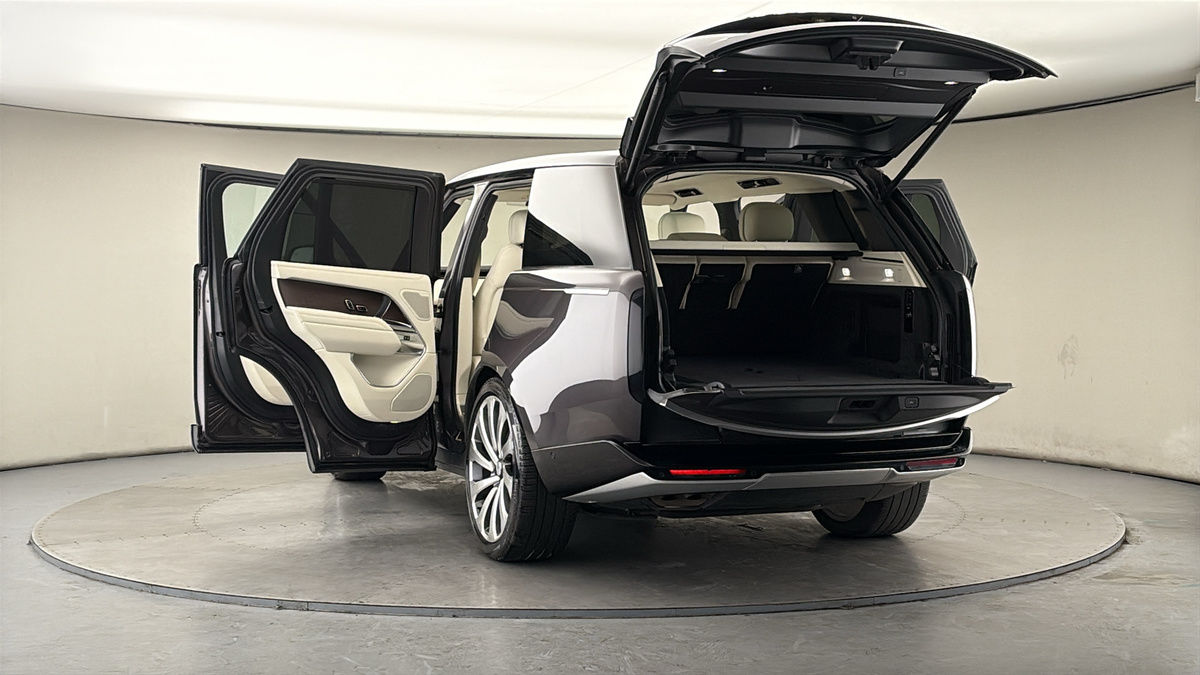 More views of Land Rover Range Rover