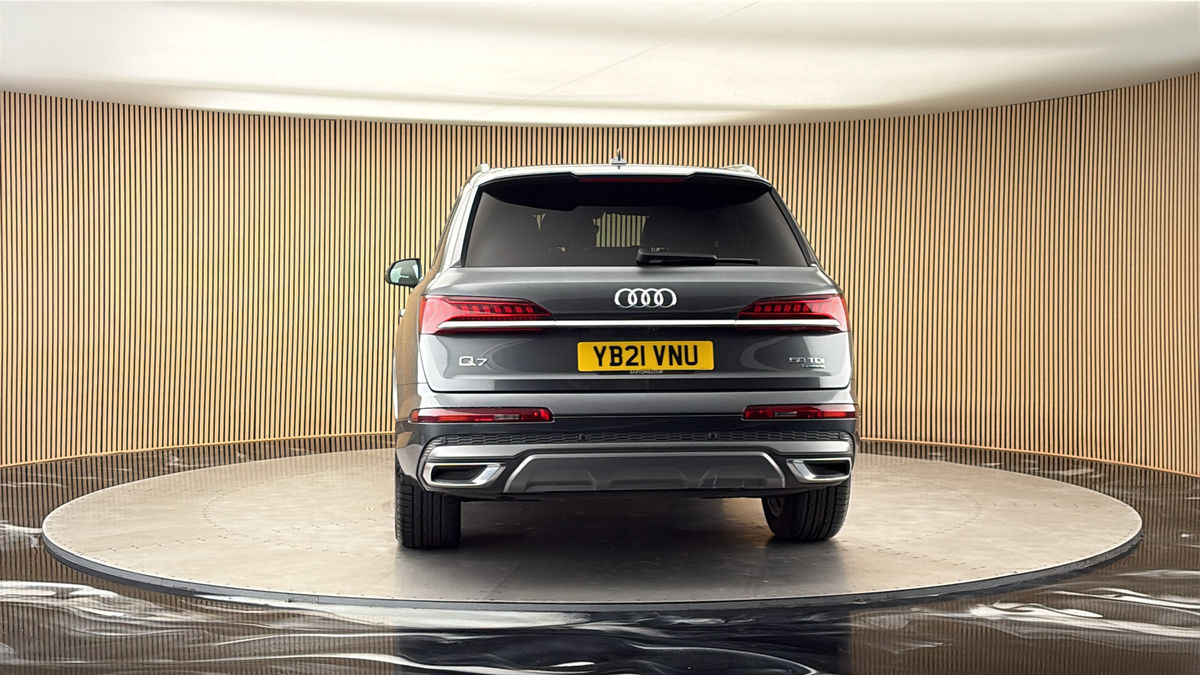 More views of Audi Q7
