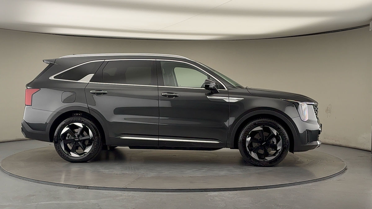 More views of Kia Sorento