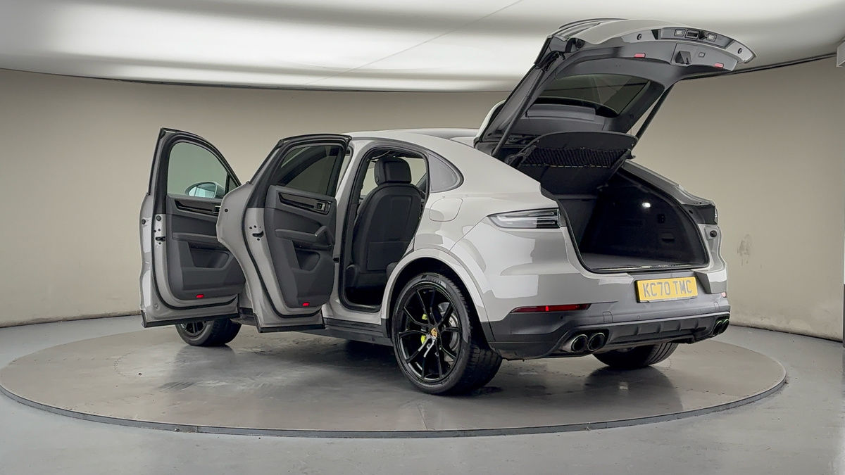 More views of Porsche Cayenne