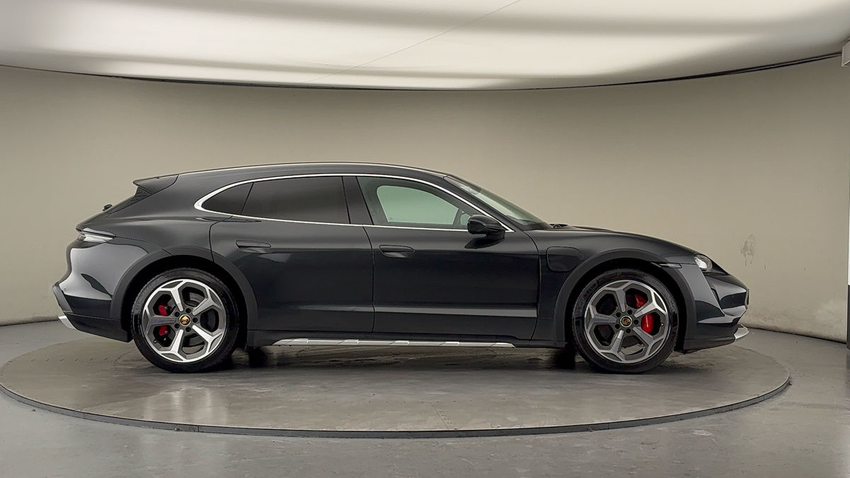 Porsche Taycan Image 17