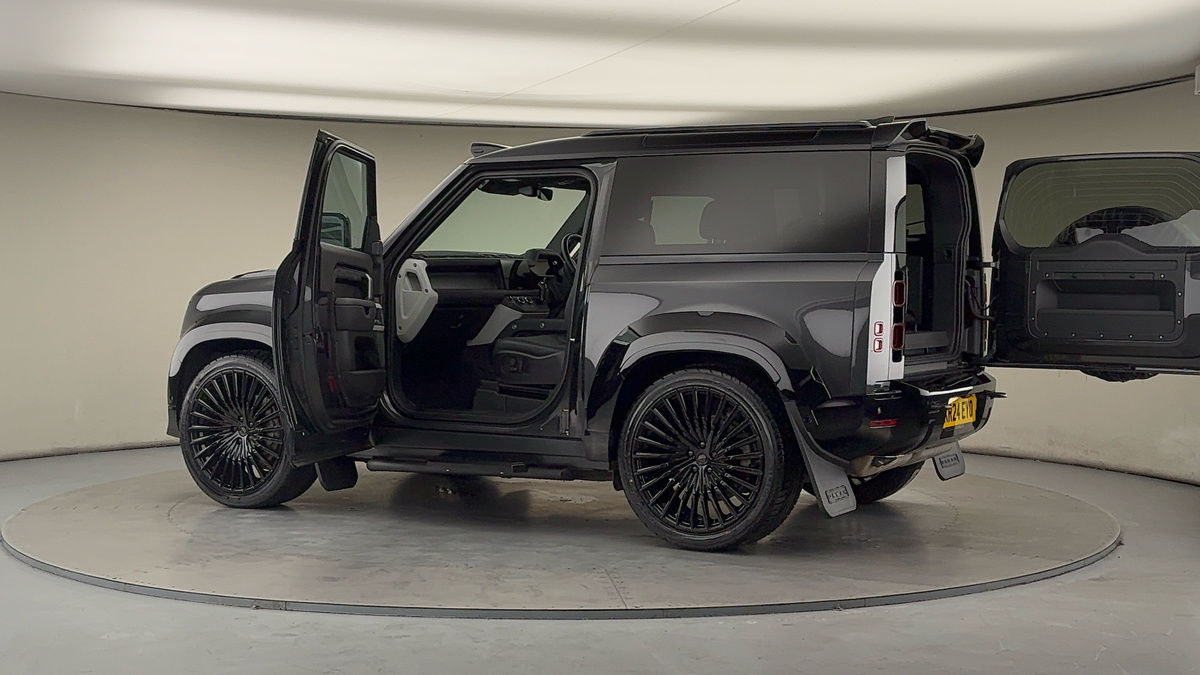 More views of Land Rover Defender 90