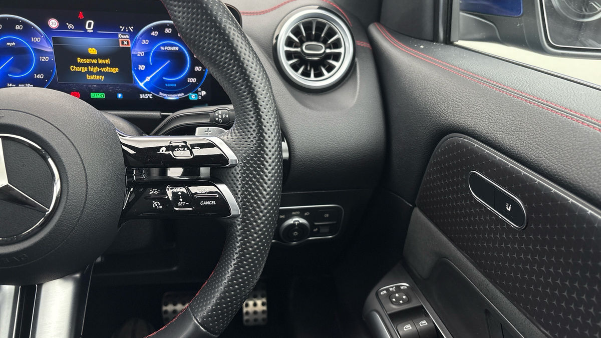 Mercedes-Benz EQA Image 15