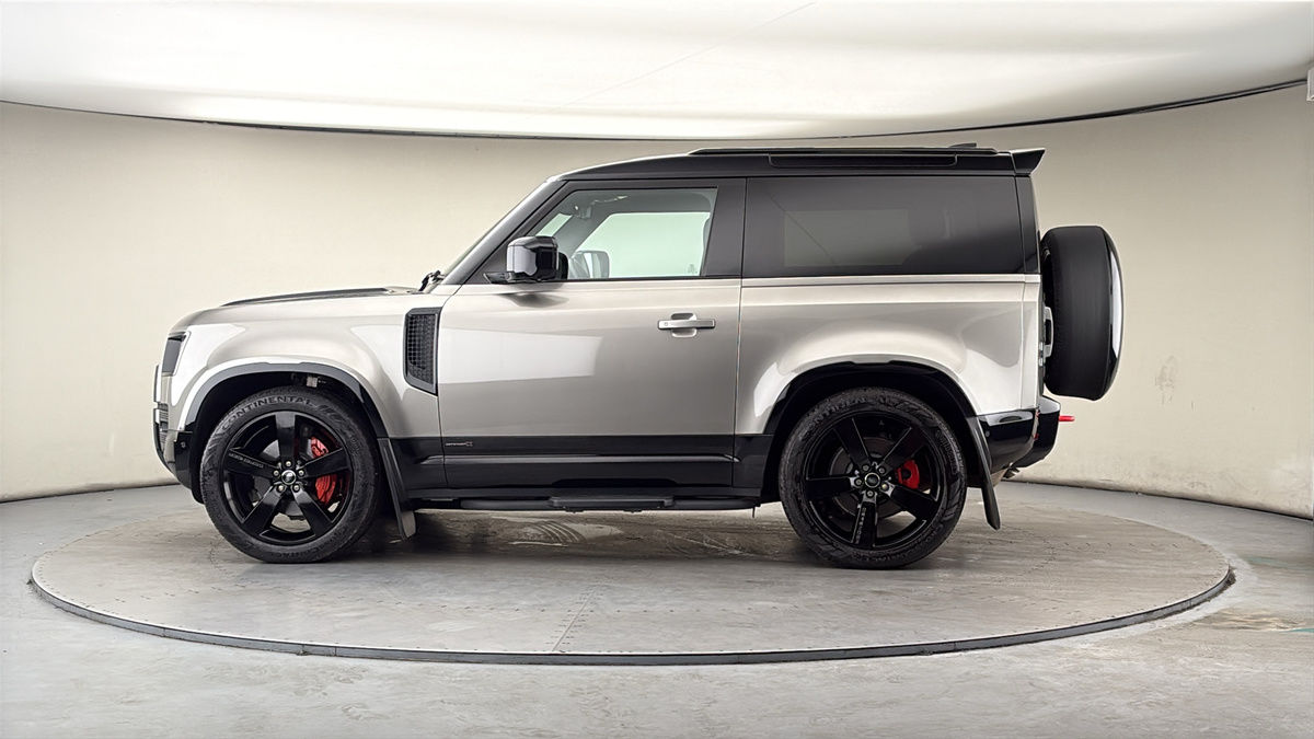 More views of Land Rover Defender 90