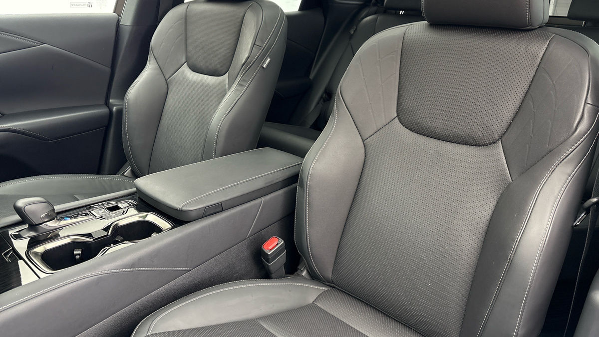Lexus RX Image 7