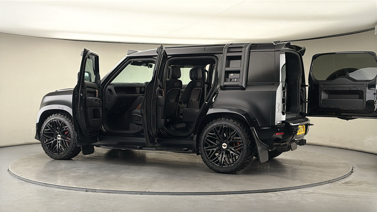 More views of Land Rover Defender 110