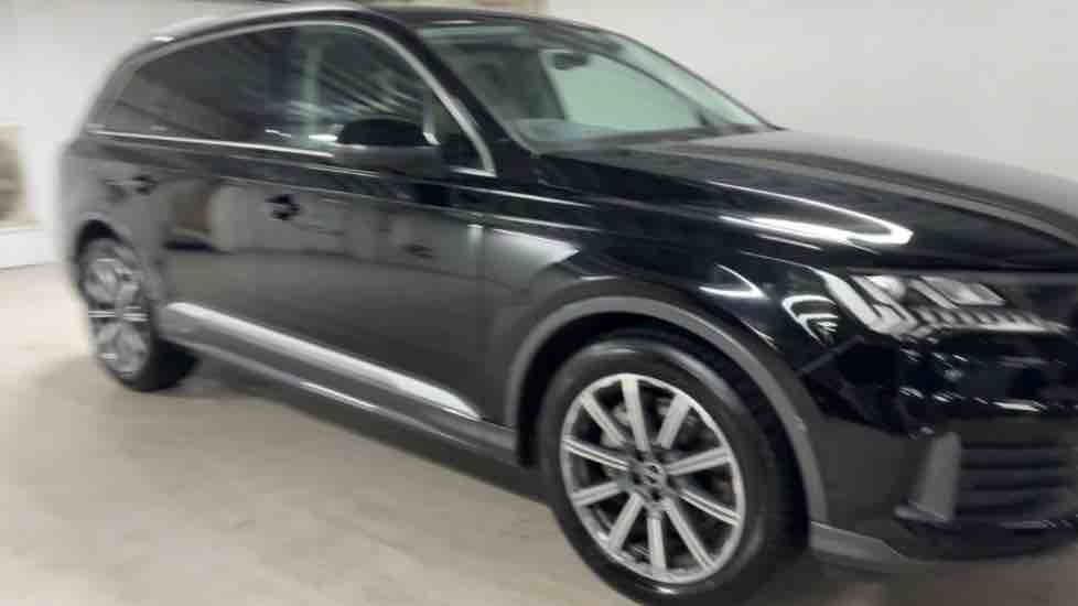 More views of Audi Q7
