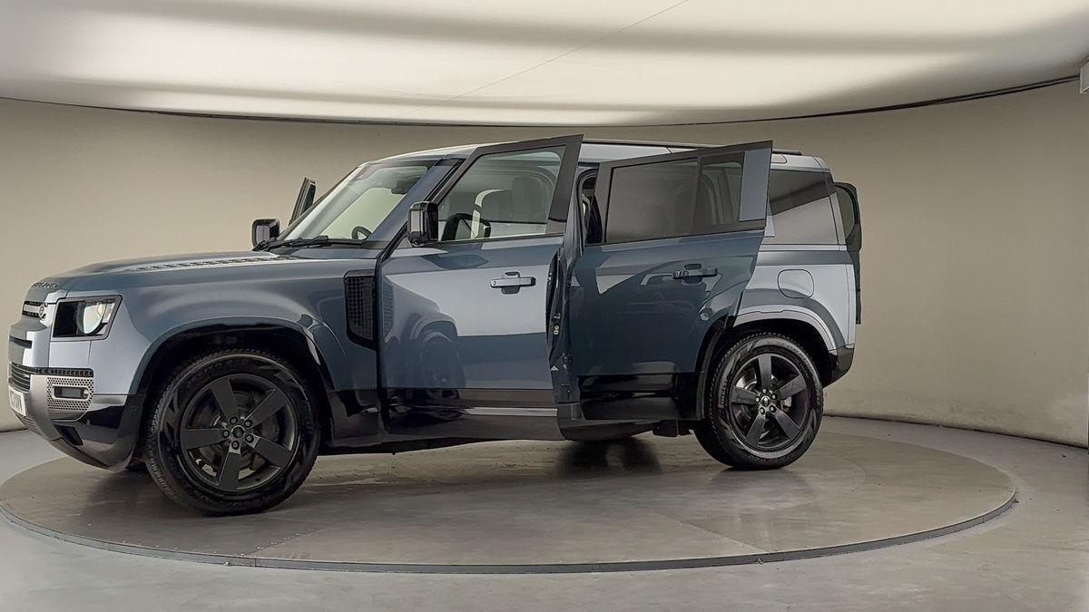 More views of Land Rover Defender 110
