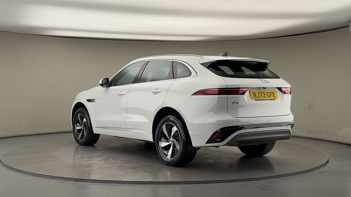 Jaguar F-PACE Image 2