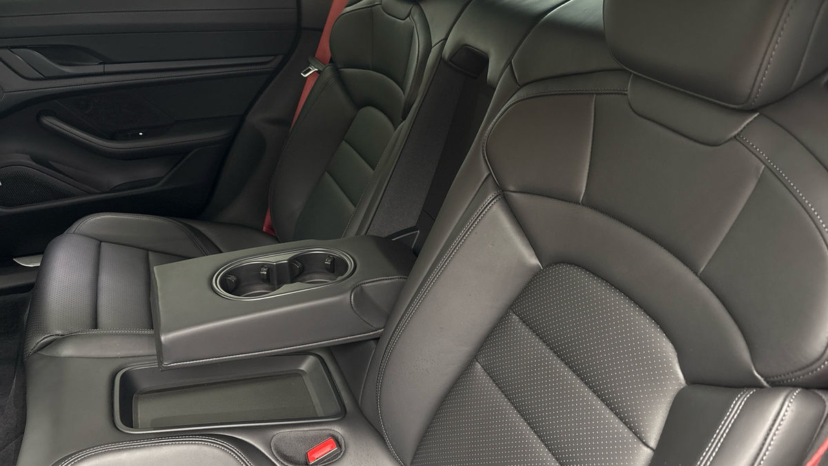 Porsche Taycan Image 9