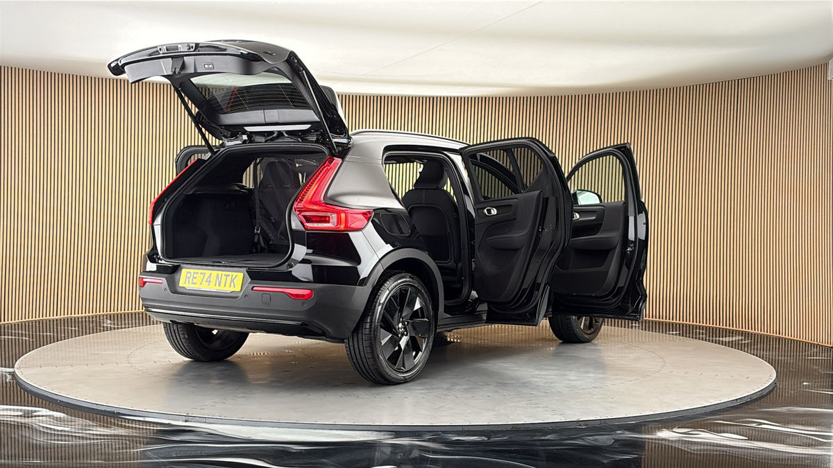 More views of Volvo XC40
