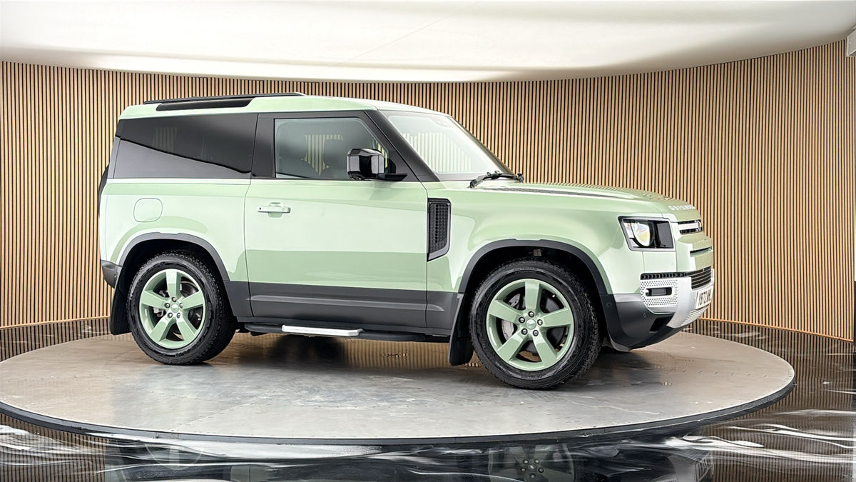 More views of Land Rover Defender 90