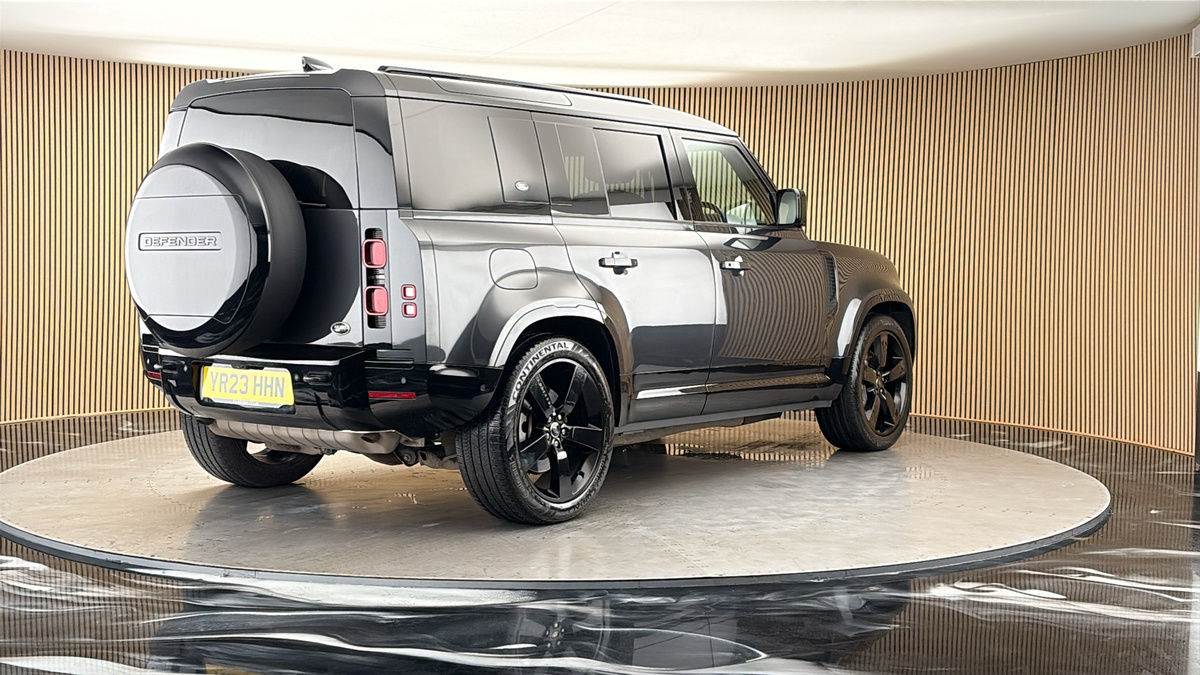 More views of Land Rover Defender 110