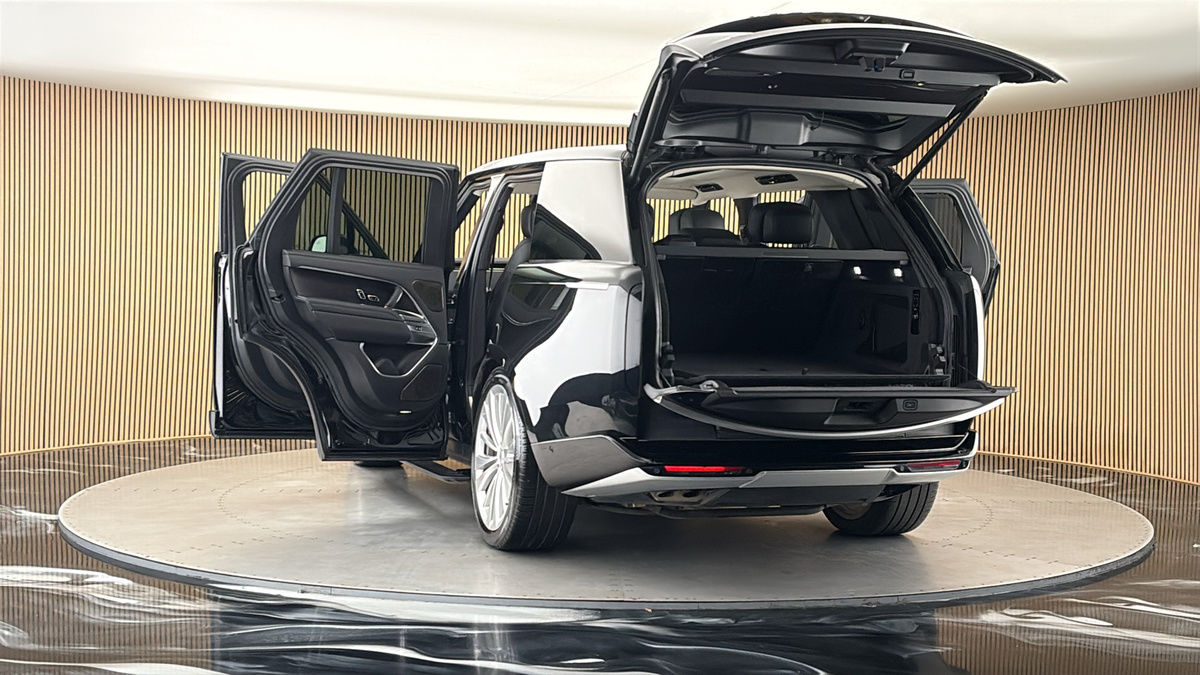 More views of Land Rover Range Rover