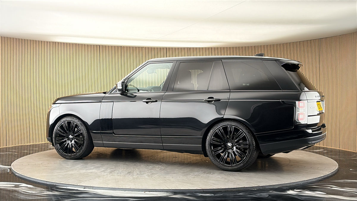More views of Land Rover Range Rover