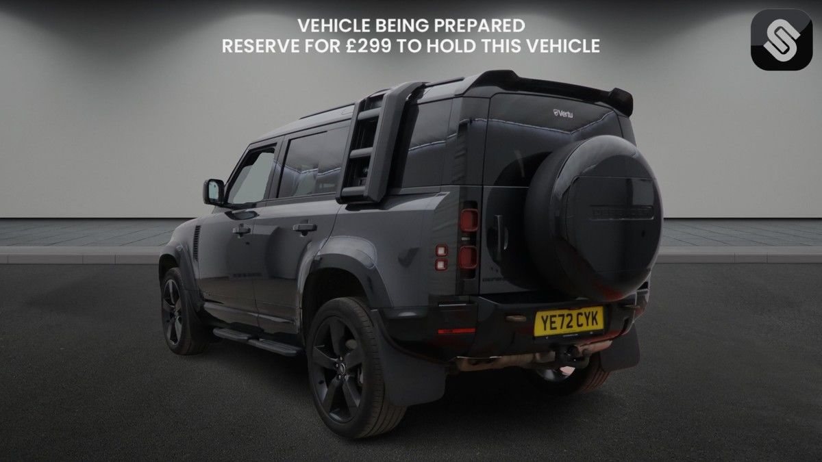 Land Rover Defender 110 Image 5