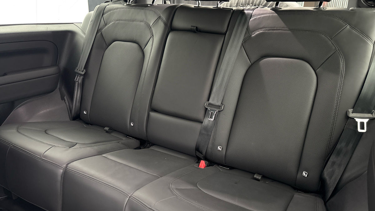 More views of Land Rover Defender 90