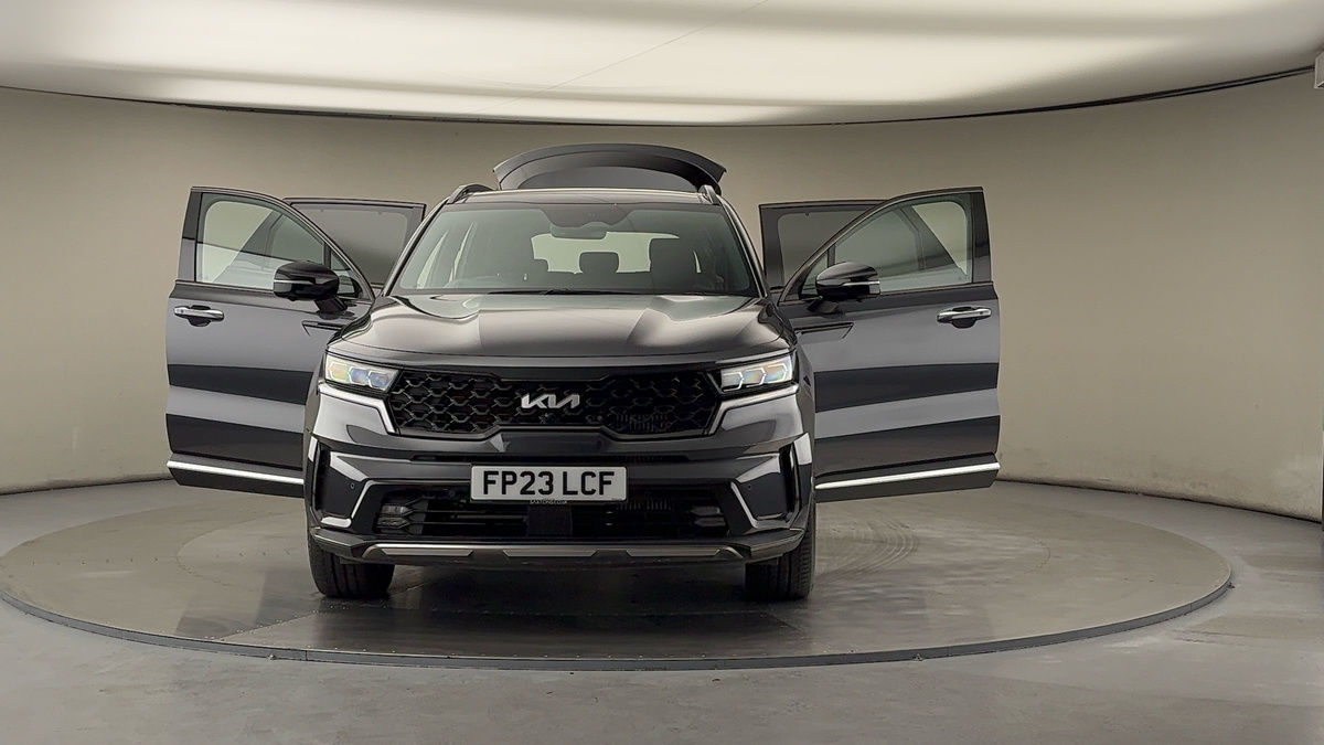 More views of Kia Sorento