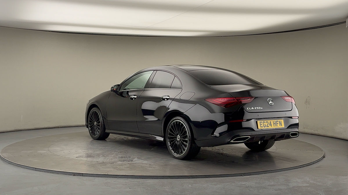 Mercedes-Benz CLA Image 2