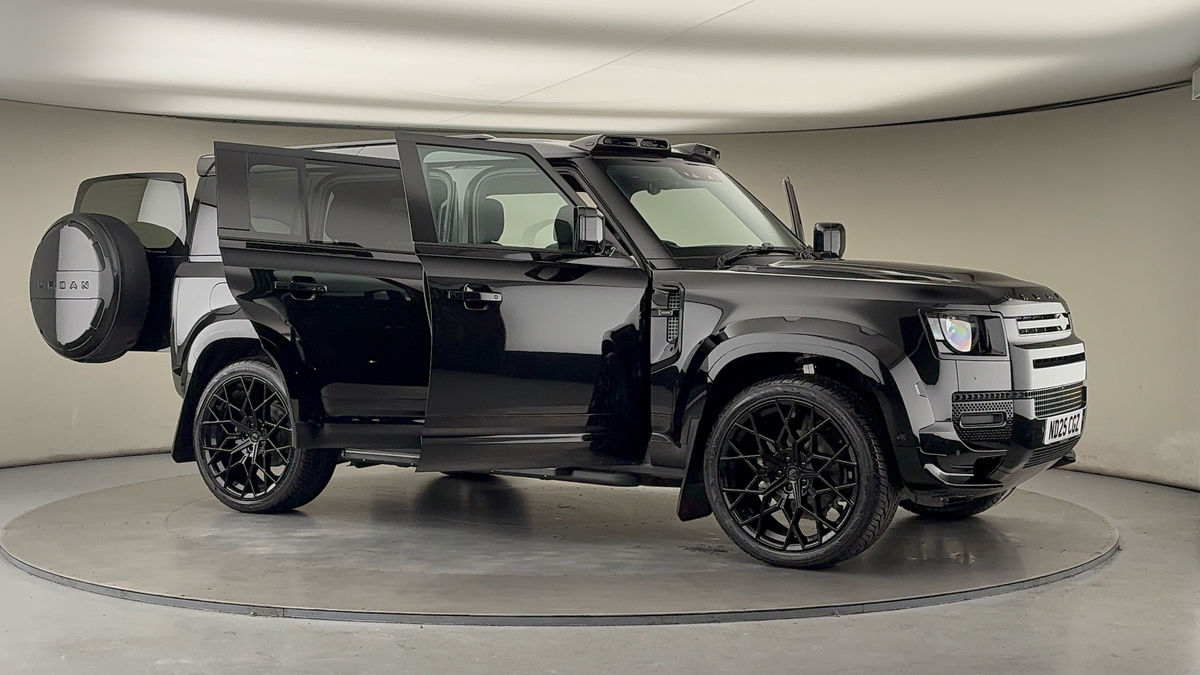 More views of Land Rover Defender 110