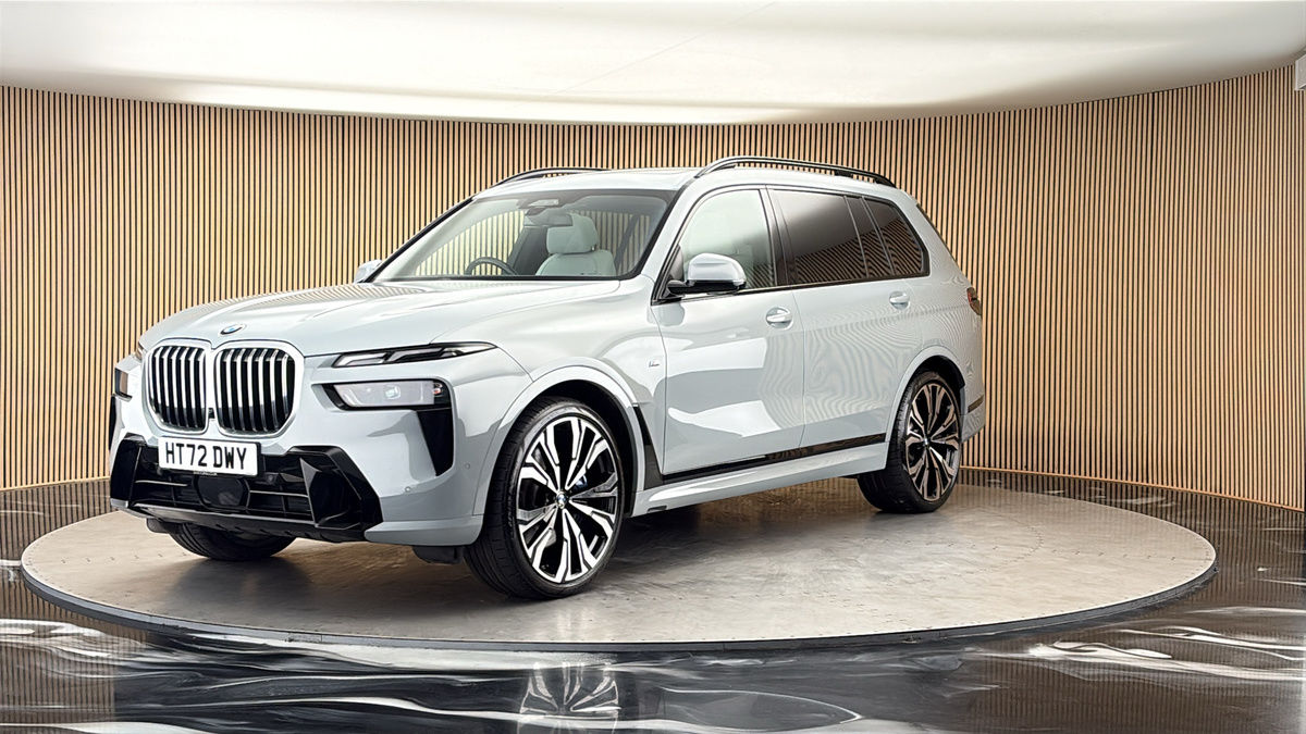 More views of BMW X7