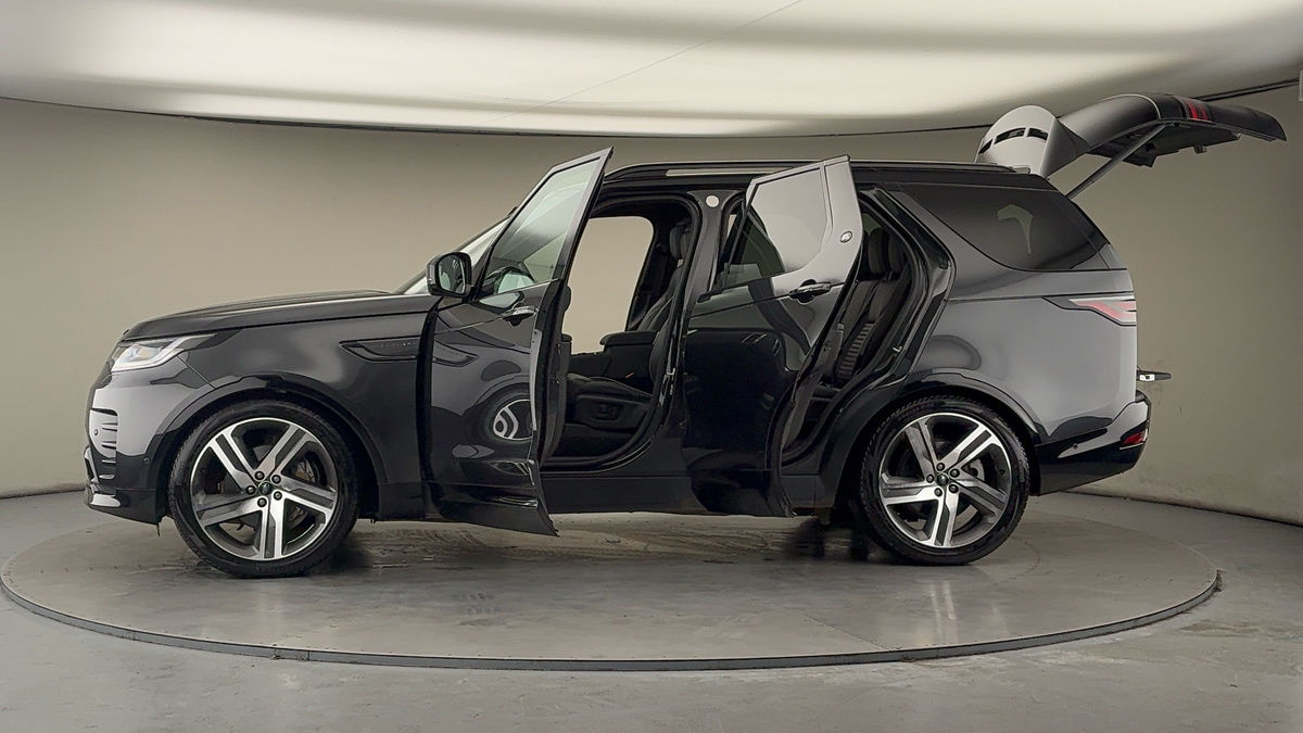 More views of Land Rover Discovery