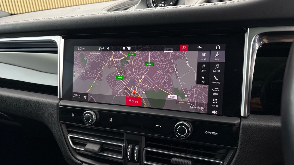 Porsche Macan Image 17