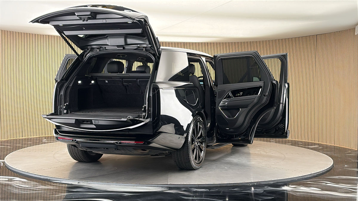 More views of Land Rover Range Rover