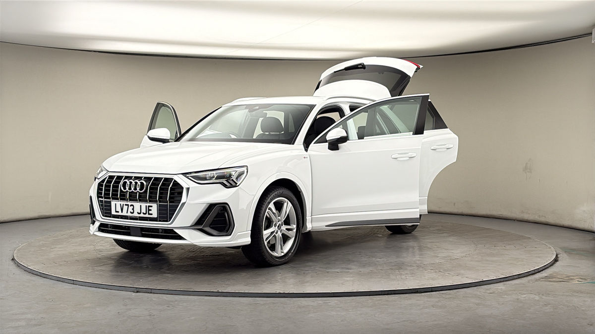 More views of Audi Q3
