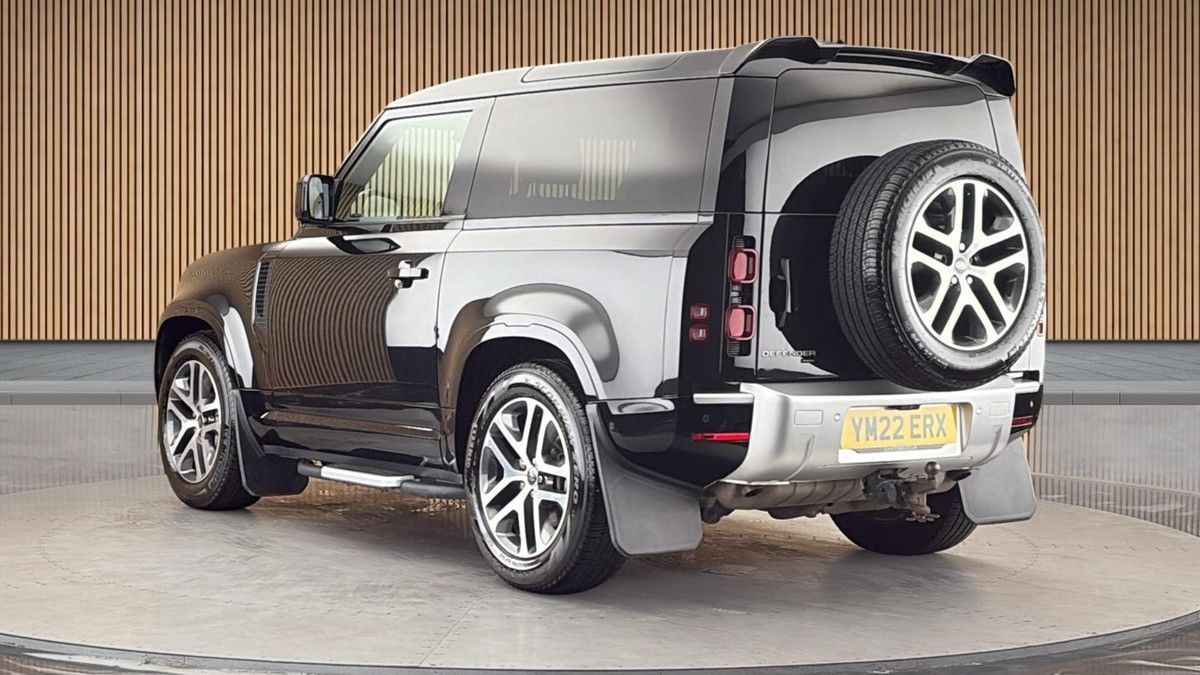 Land Rover Defender 90 Image 2