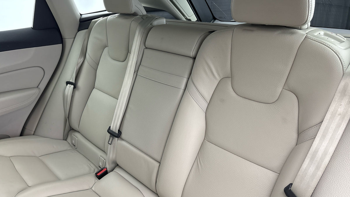 Volvo XC60 Image 8
