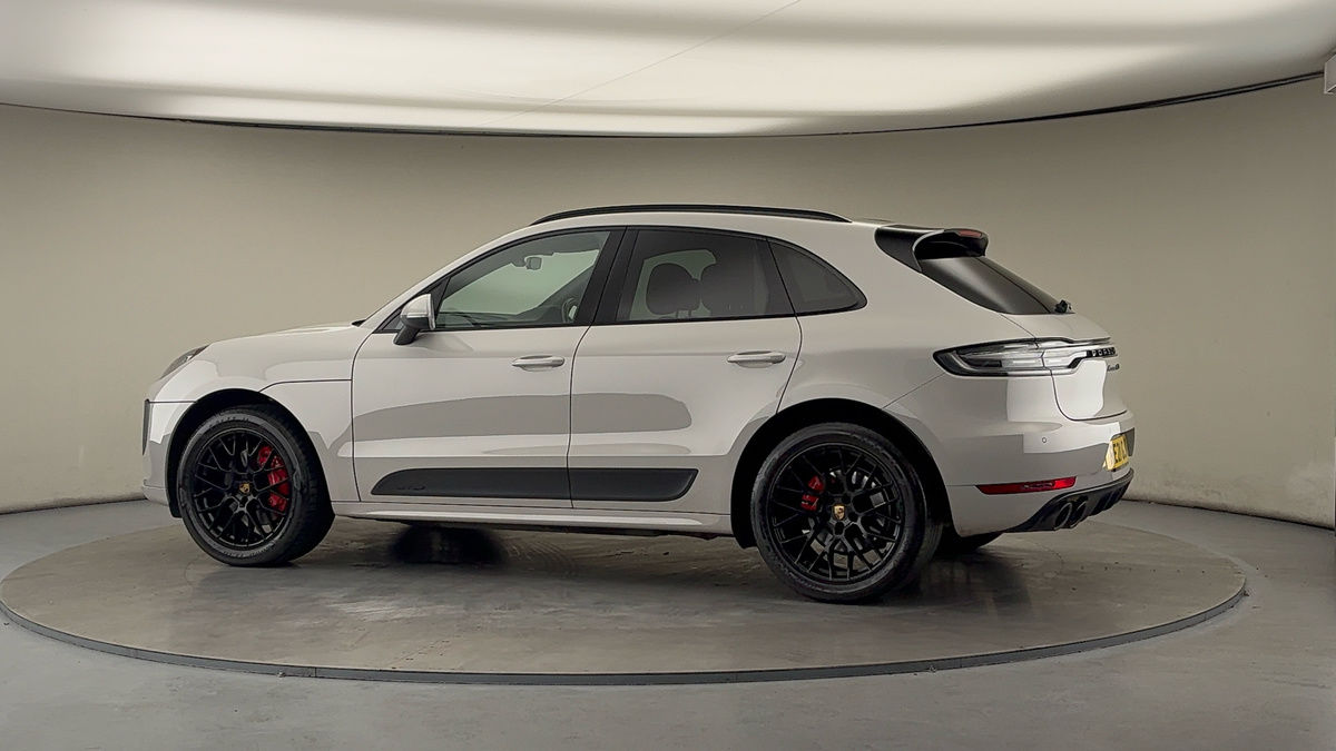 More views of Porsche Macan