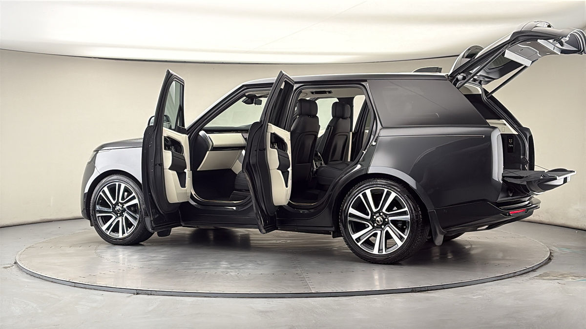 More views of Land Rover Range Rover