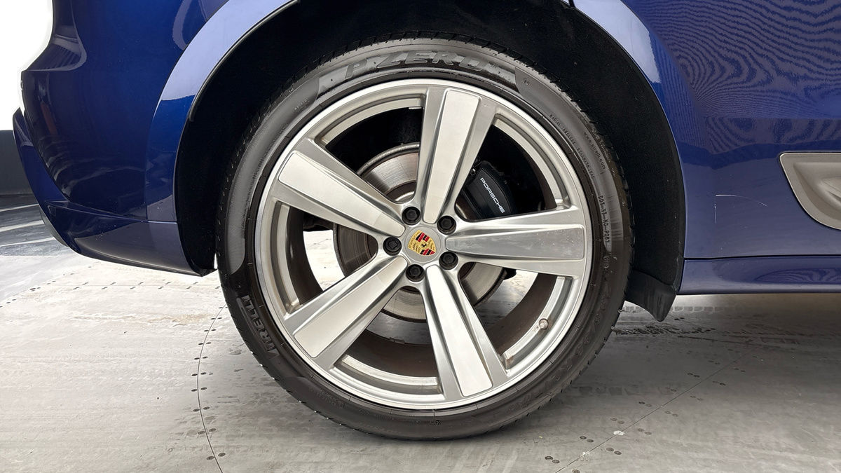 Porsche Macan Image 10