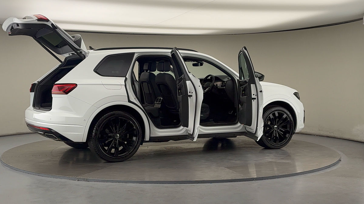 More views of Volkswagen Touareg