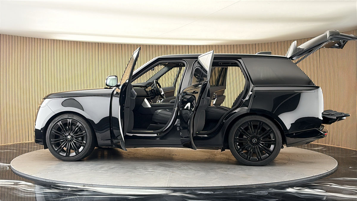 More views of Land Rover Range Rover