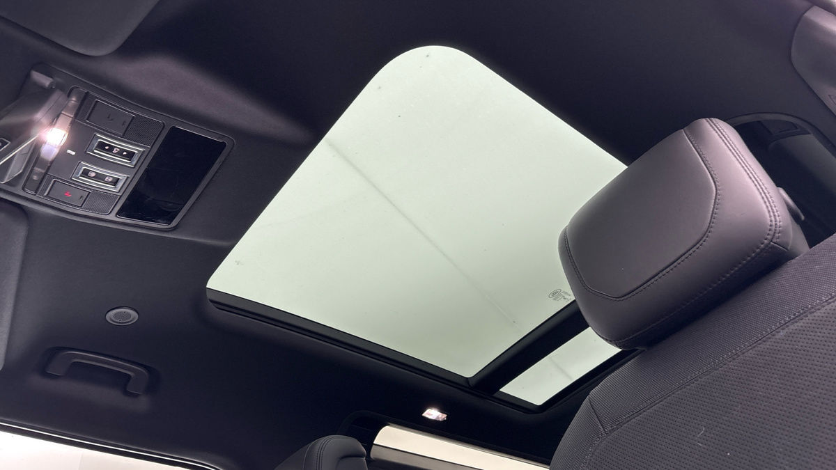 Land Rover Defender 90 Image 6