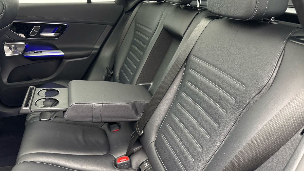 Mercedes-Benz GLC Image 9