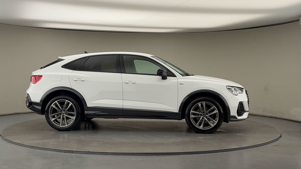 More views of Audi Q3