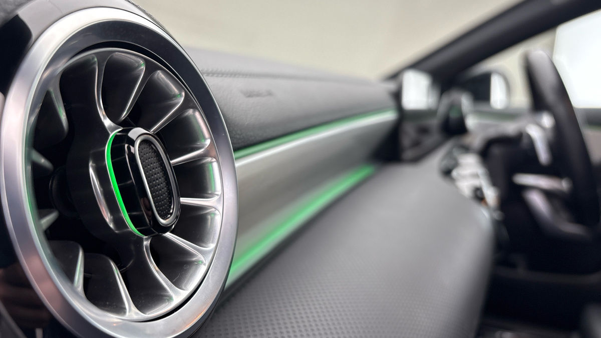 Mercedes-Benz CLA Image 25