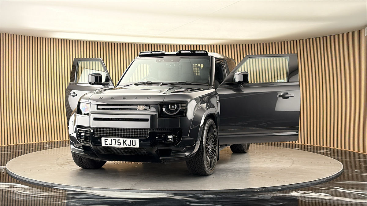 More views of Land Rover Defender 90
