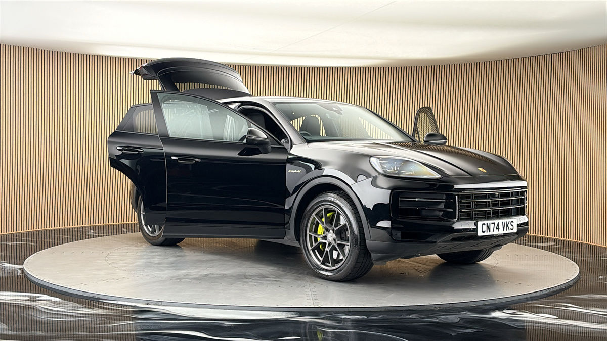 More views of Porsche Cayenne